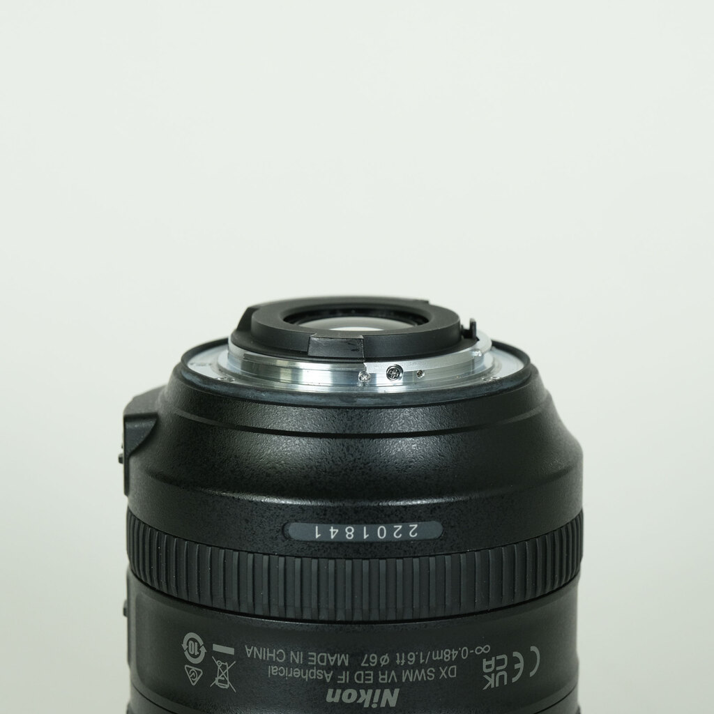 Nikon AF-S DX NIKKOR 18-300mm f/3.5-6.3G ED VR