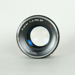 Carl Zeiss Planar T* 50mm F1.4 ZF [ニコンF用]