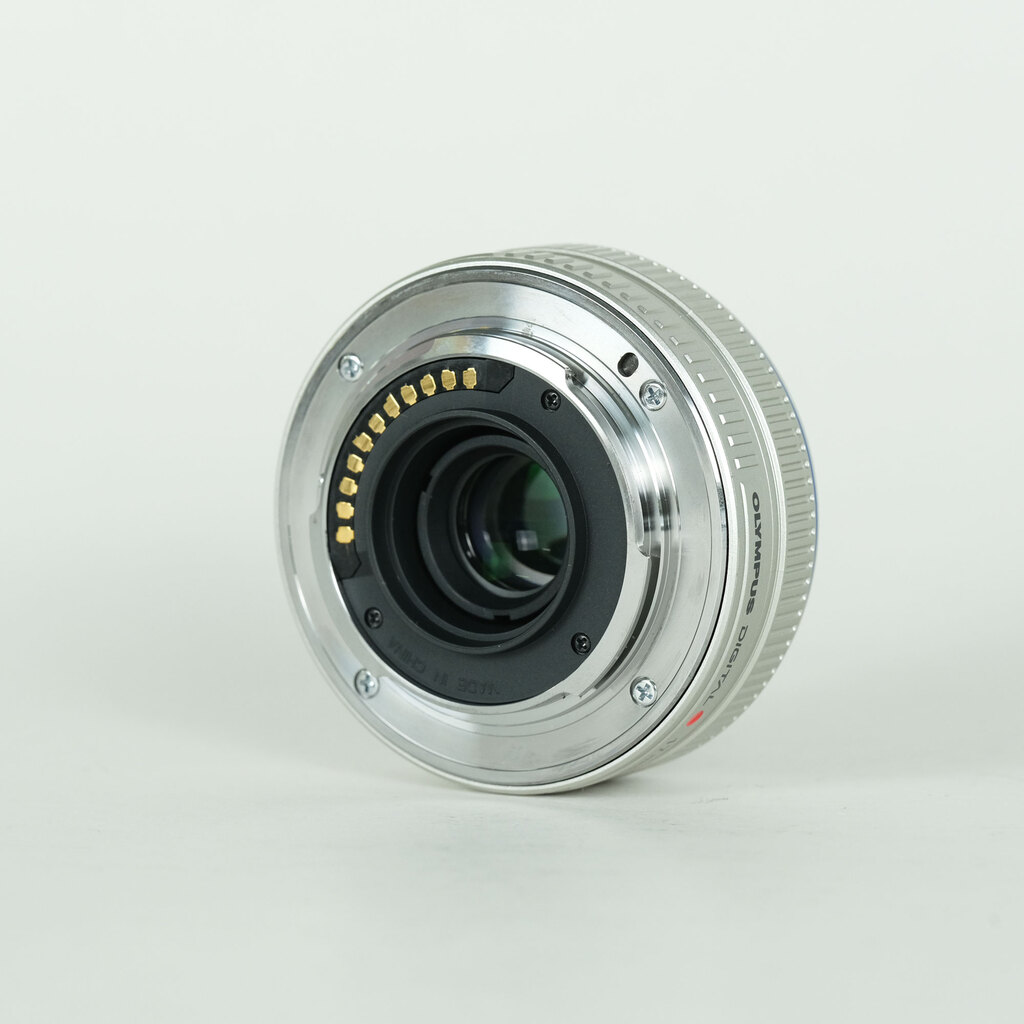 OLYMPUS M.ZUIKO DIGITAL 17mm F2.8 シルバーの出品 | ONE SCENE（ワン
