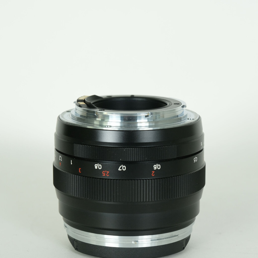 Carl Zeiss Planar T* 50mm F1.4 ZE [キヤノンEF用]