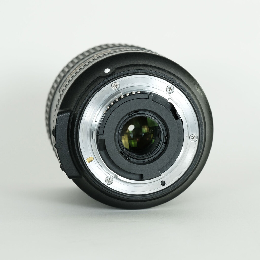 Nikon AF-S DX NIKKOR 18-300mm f/3.5-6.3G ED VR