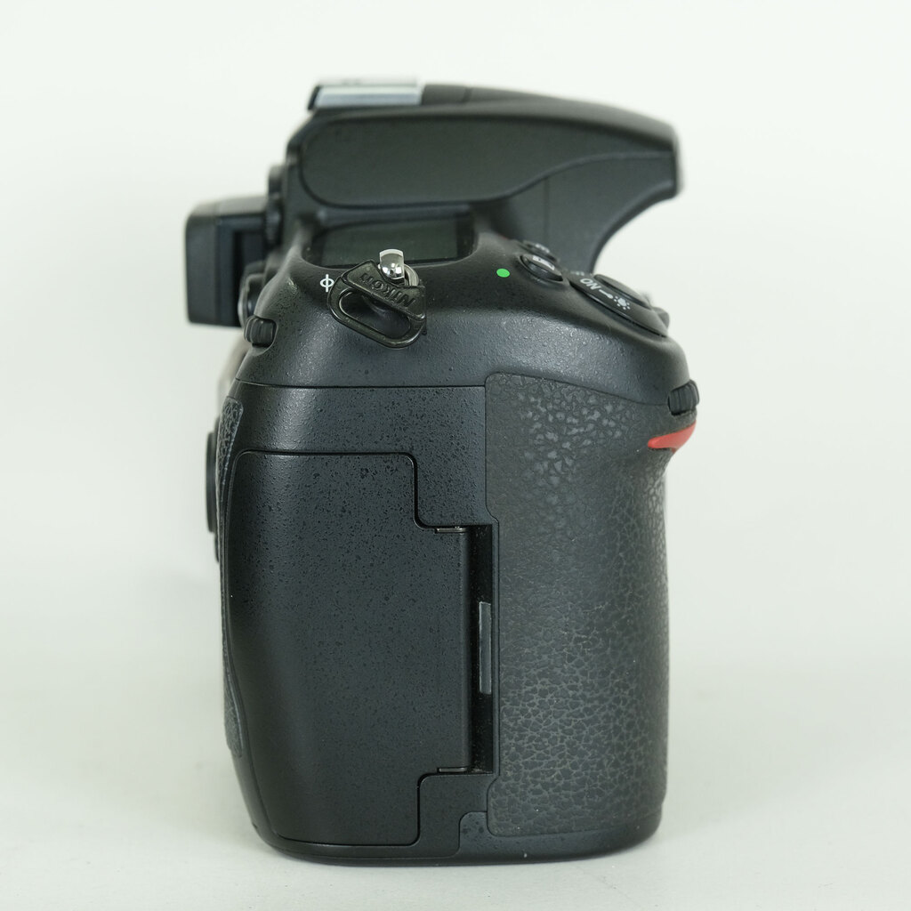 Nikon D300 ボディ