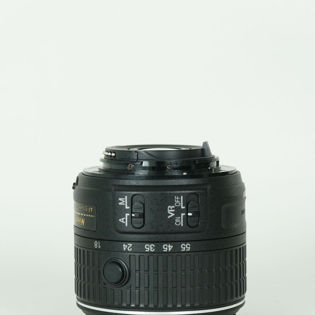 Nikon AF-S DX NIKKOR 18-55mm f3.5-5.6G VR IIの出品 | ONE SCENE