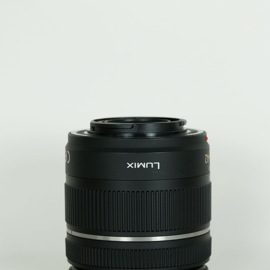 Panasonic LUMIX G VARIO 14-42mm F3.5-5.6 ASPH./MEGA O.I.S.