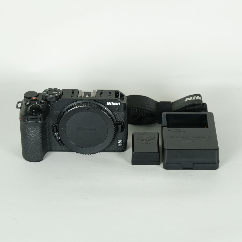 Nikon Z30の出品 | ONE SCENE（ワンシーン）