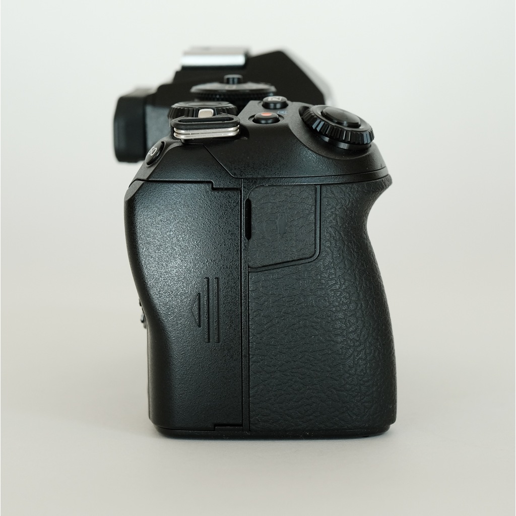 OLYMPUS OM-D E-M1 Mark III