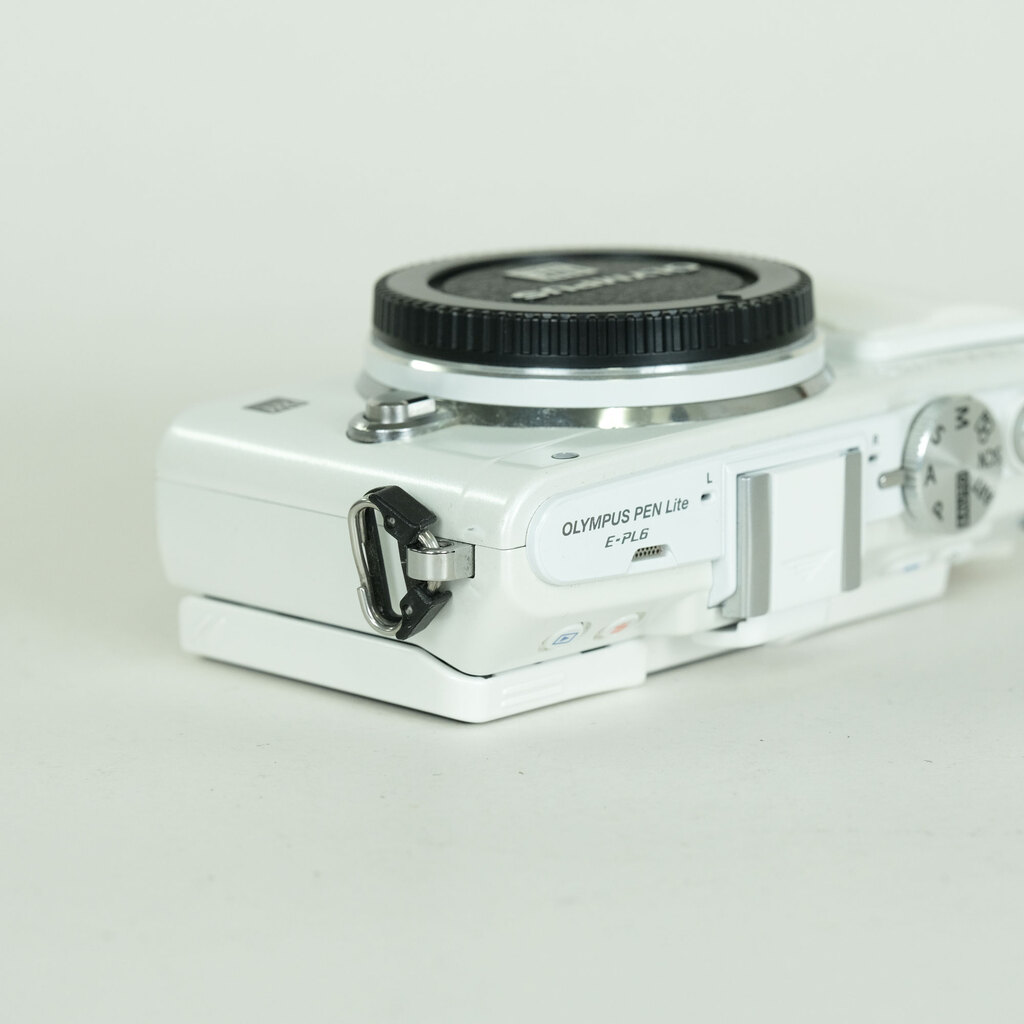 OLYMPUS PEN Lite E-PL6 ボディ ホワイト