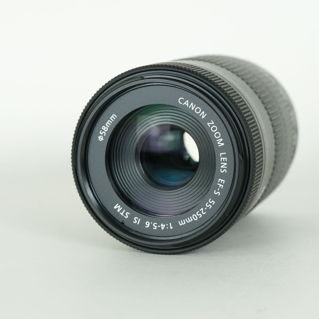Canon EF-S55-250mm F4-5.6 IS STM