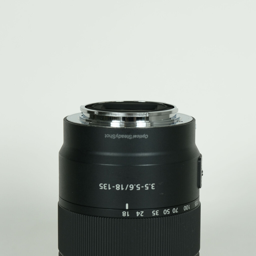 SONY E 18-135mm F3.5-5.6 OSS SEL18135