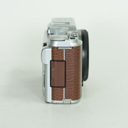 FUJIFILM X-A1 ボディ ブラウン