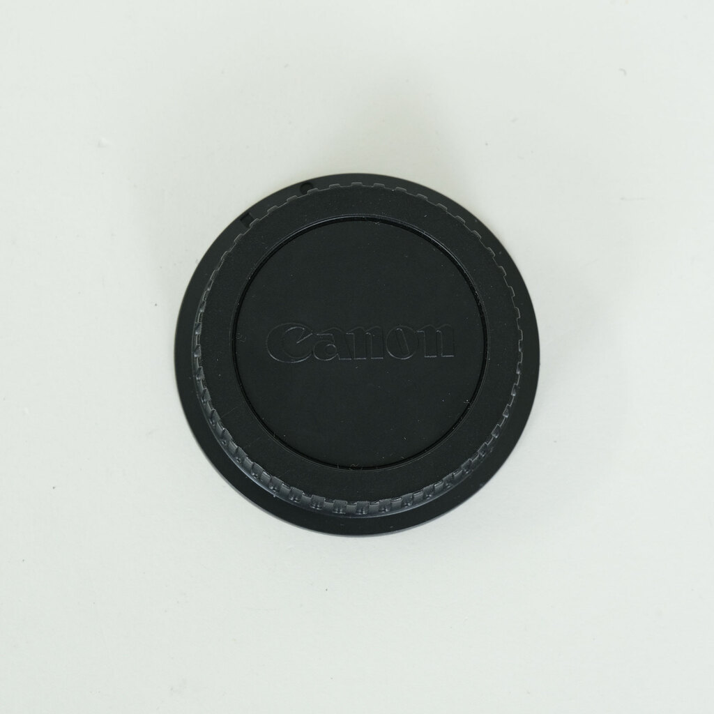 Canon EF-S18-200mm F3.5-5.6 IS