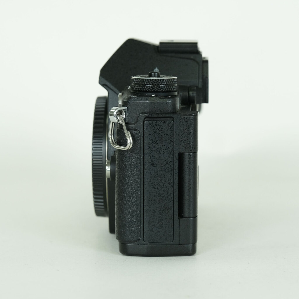 OLYMPUS OM-D E-M5 Mark II