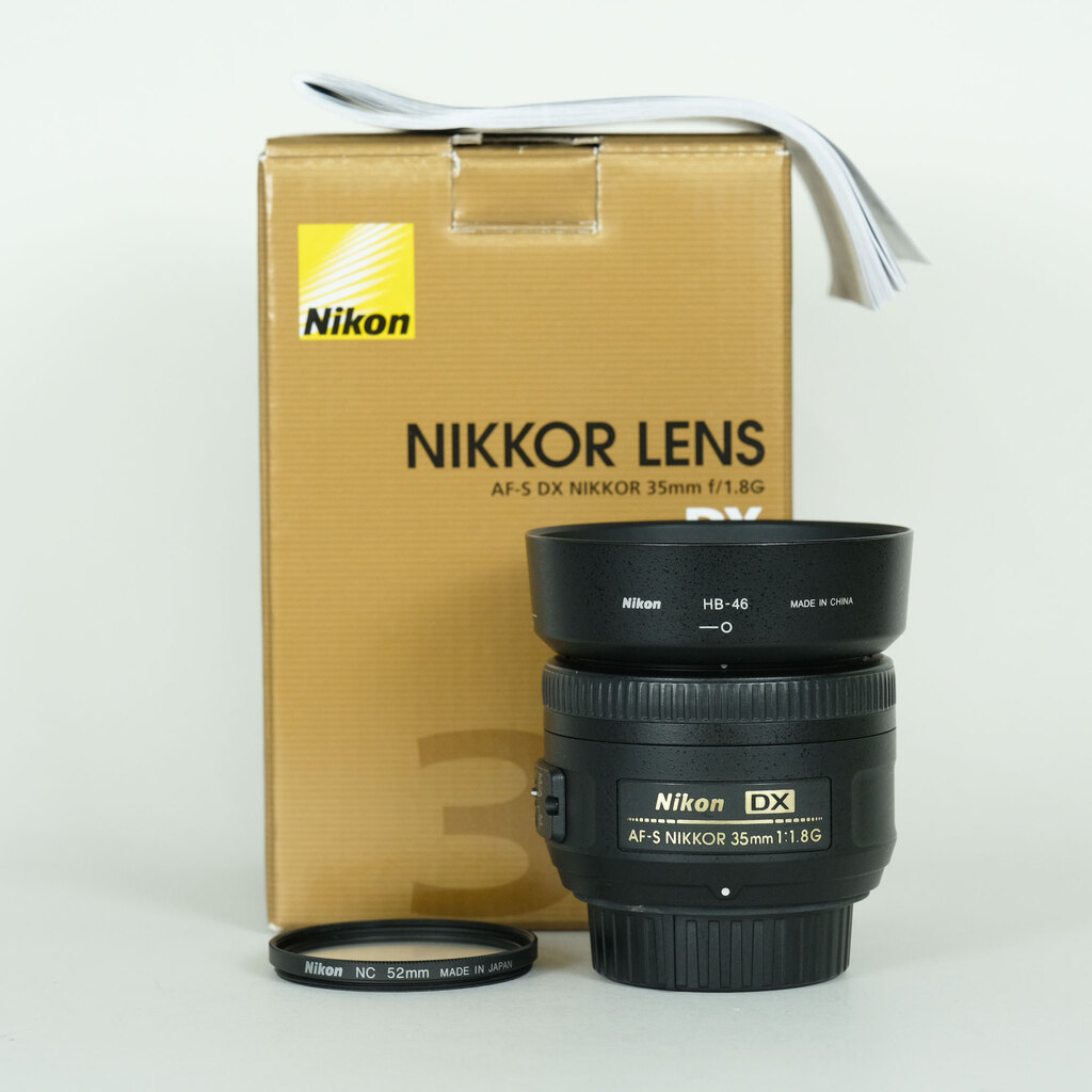 Nikon AF-S DX NIKKOR 35mm f/1.8G Nikon AF-S DX NIKKOR 35mm f/1.8G