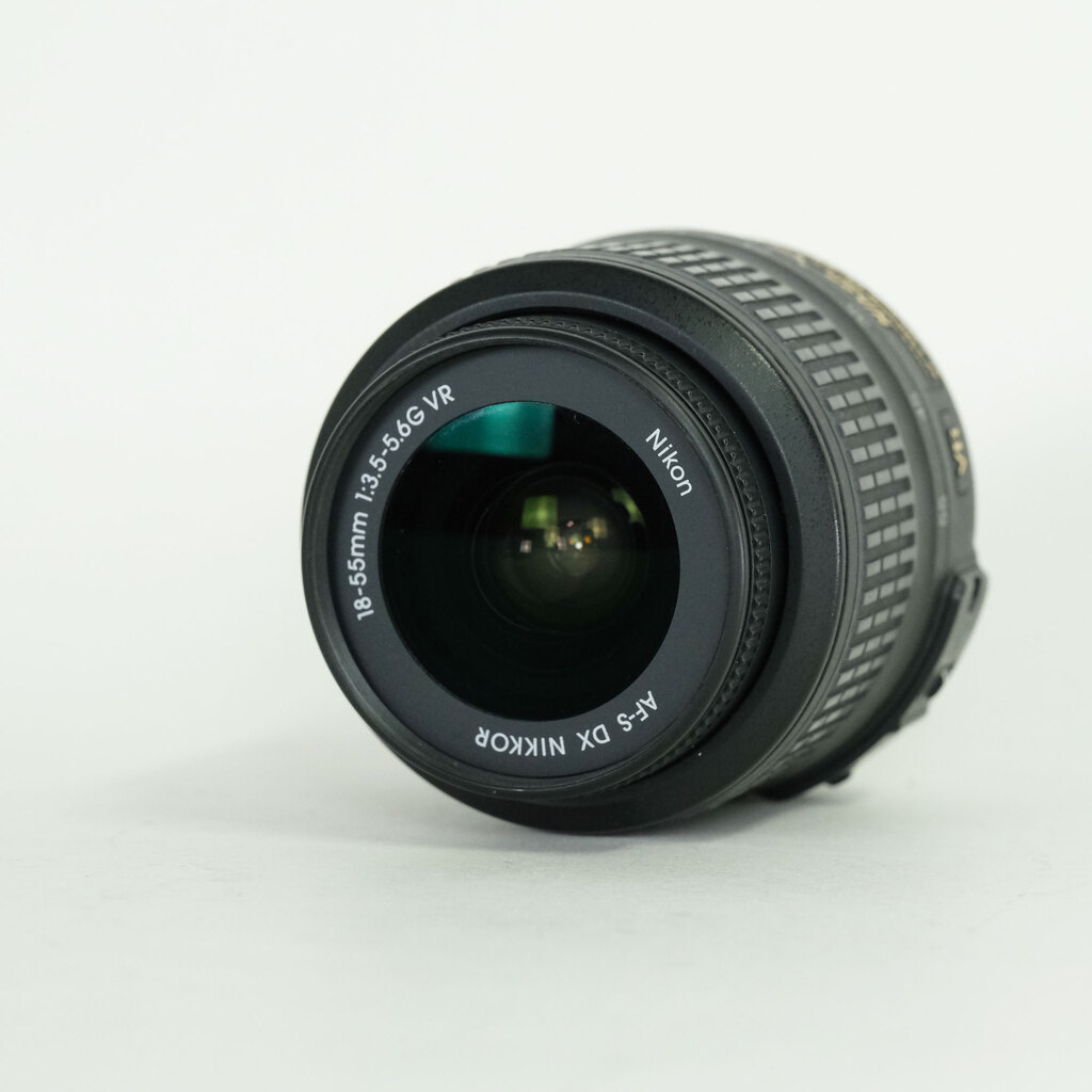 Nikon AF-S DX NIKKOR 18-55mm F3.5-5.6 G VR