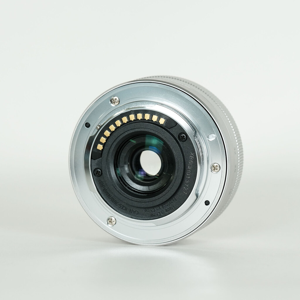 Panasonic LUMIX G VARIO 12-32mm / F3.5-5.6 ASPH. / MEGA O.I.S.