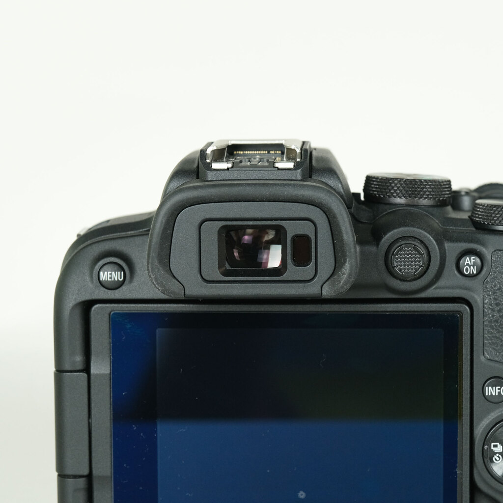 Canon EOS R10
