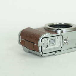 FUJIFILM X-A1 ボディ ブラウン