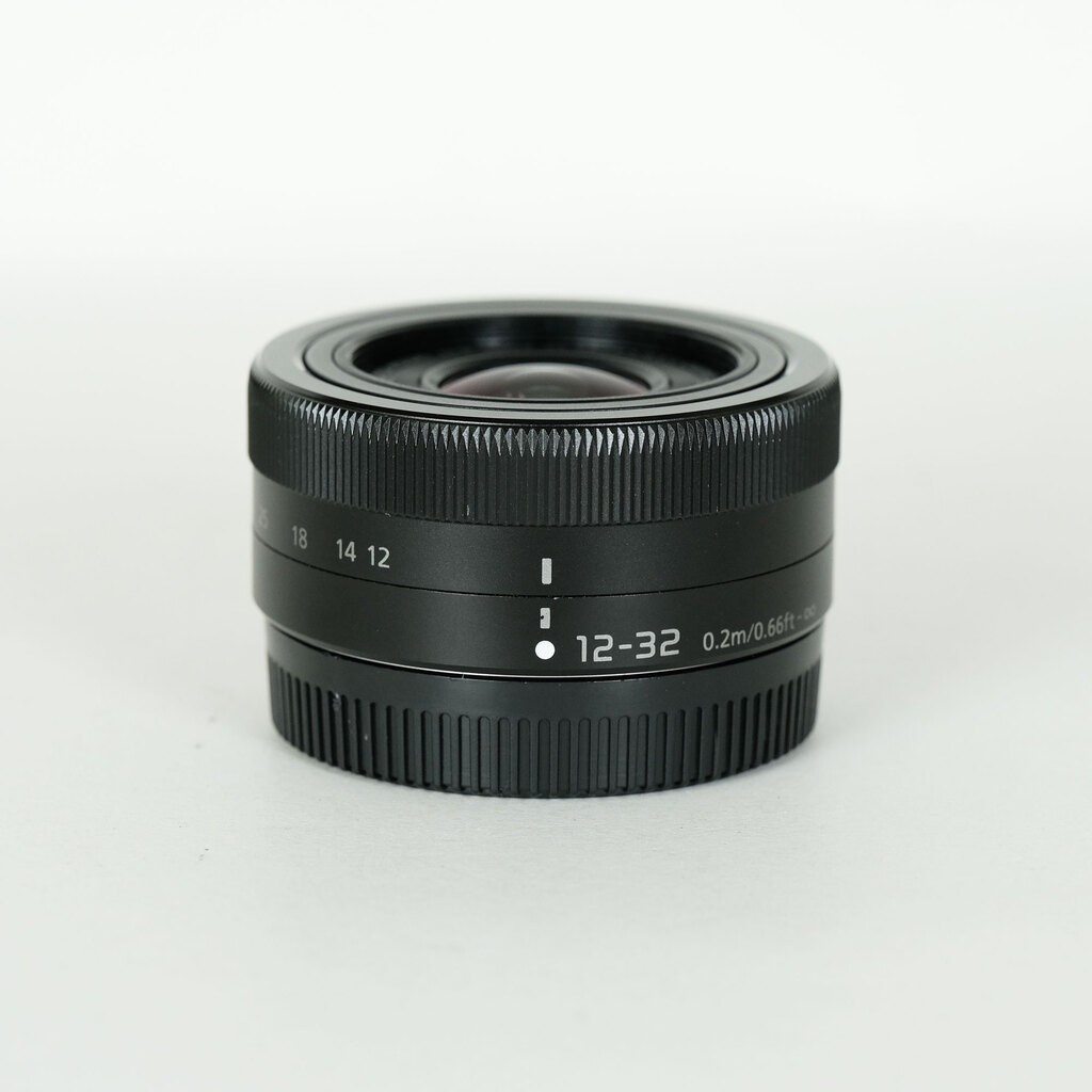 Panasonic LUMIX G VARIO 12-32mm / F3.5-5.6 ASPH. / MEGA O.I.S.