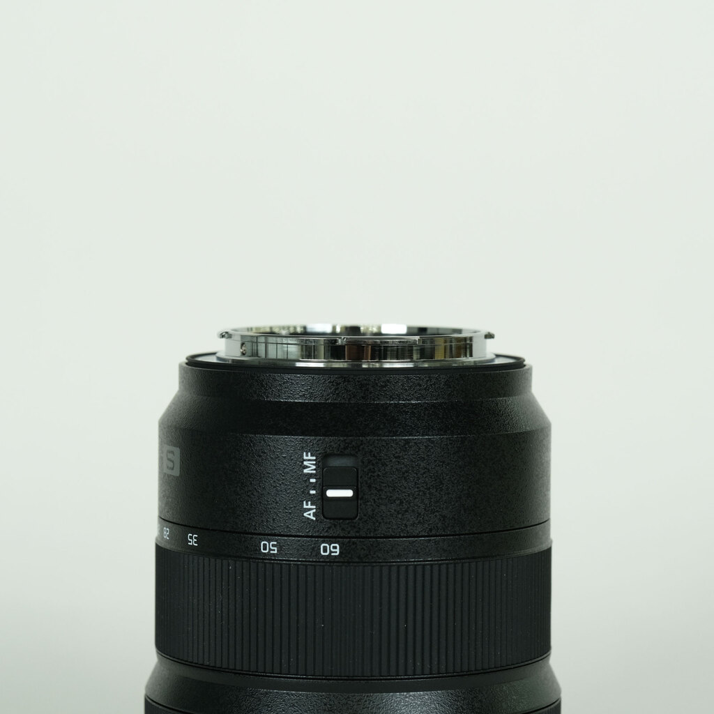 Panasonic LUMIX S 20-60mm F3.5-5.6 Panasonic LUMIX S 20-60mm F3.5-5.6