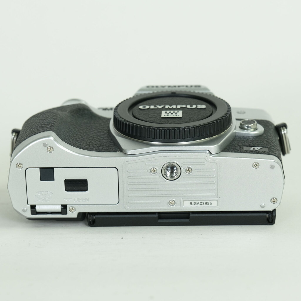 OLYMPUS OM-D E-M10 Mark IV