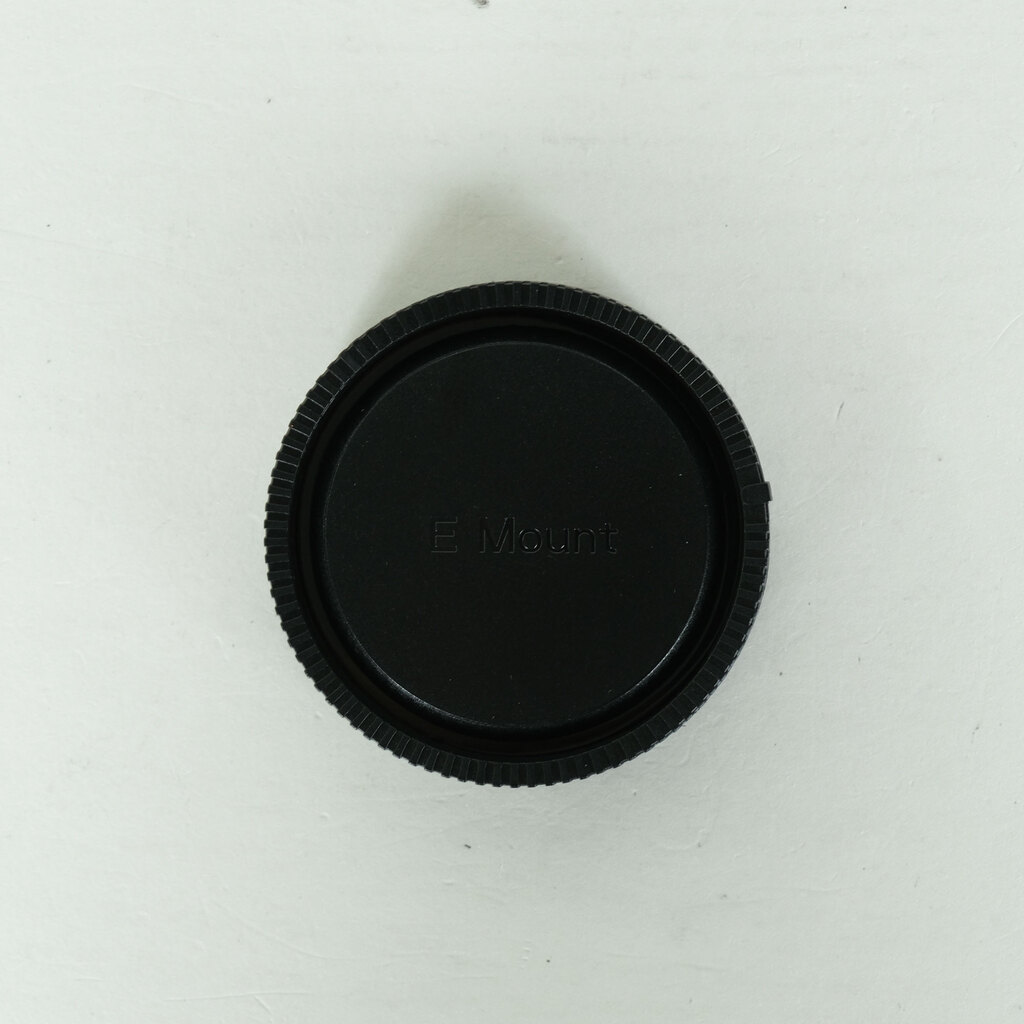 SONY E 35mm F1.8 OSS SEL35F18