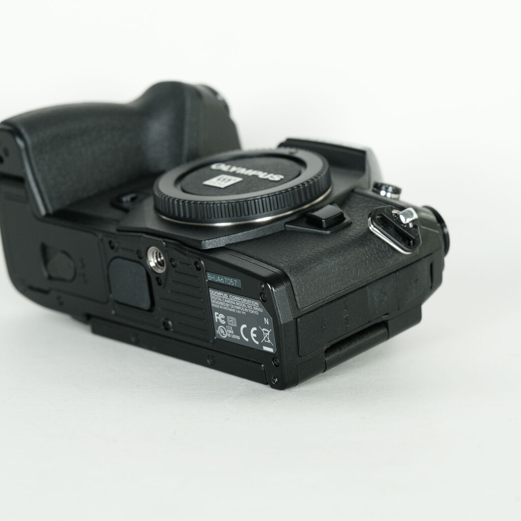 OLYMPUS OM-D E-M1 Mark II