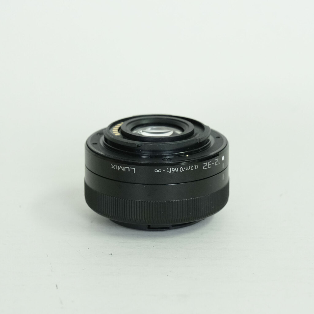 Panasonic LUMIX G VARIO 12-32mm / F3.5-5.6 ASPH. / MEGA O.I.S.