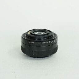 Panasonic LUMIX G VARIO 12-32mm / F3.5-5.6 ASPH. / MEGA O.I.S.