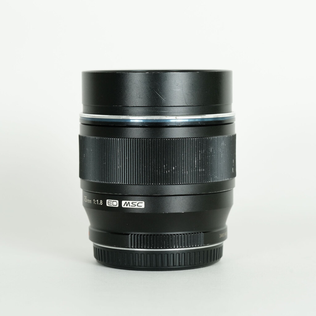 OLYMPUS M.ZUIKO DIGITAL ED 75mm F1.8