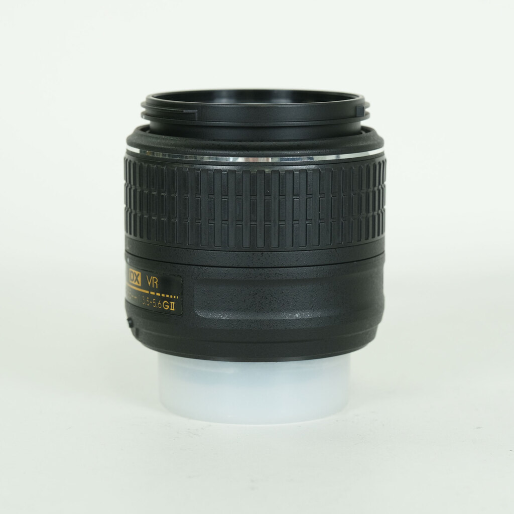 Nikon AF-S DX NIKKOR 18-55mm f3.5-5.6G VR II