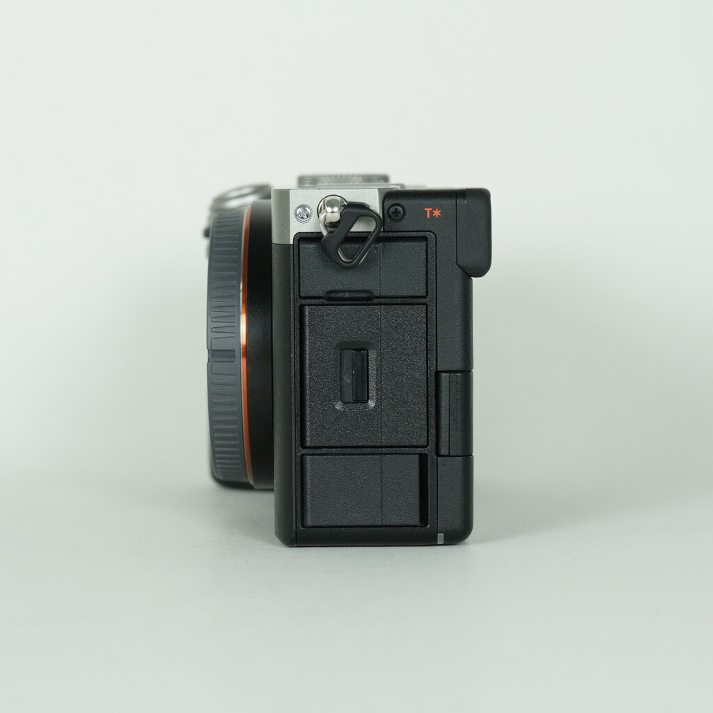 SONY ��7C II�iILCE-7CM2�j [�{�f�B �V���o�[]