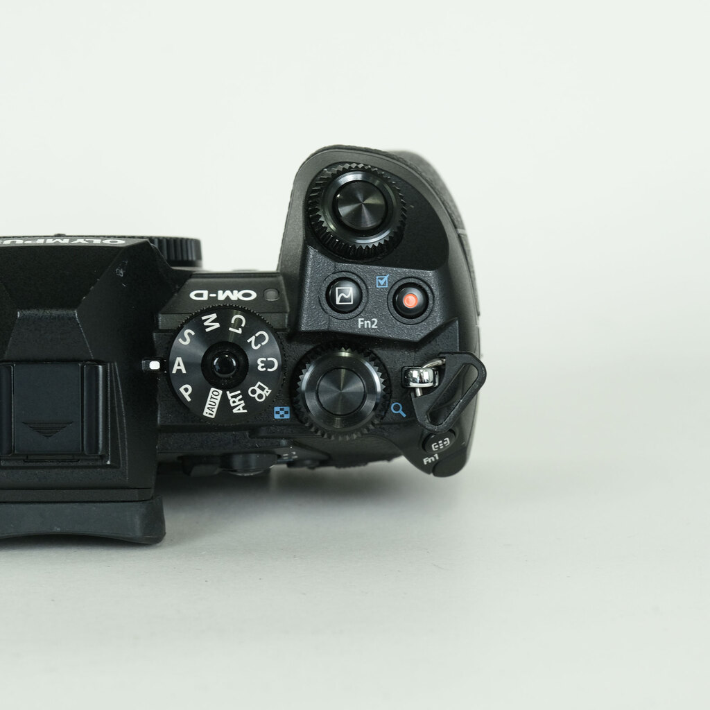 OLYMPUS OM-D E-M1 Mark II OLYMPUS OM-D E-M1 Mark II