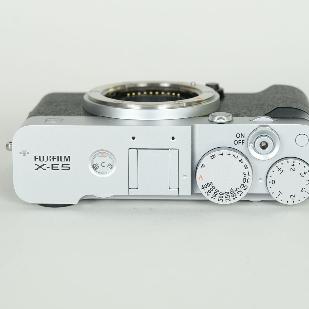 FUJIFILM X-E5