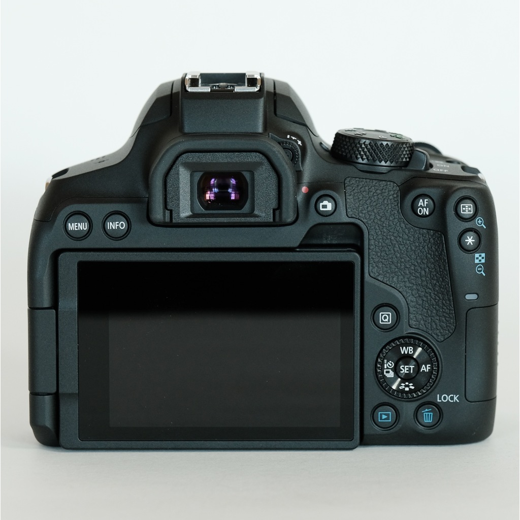Canon EOS Kiss X10i