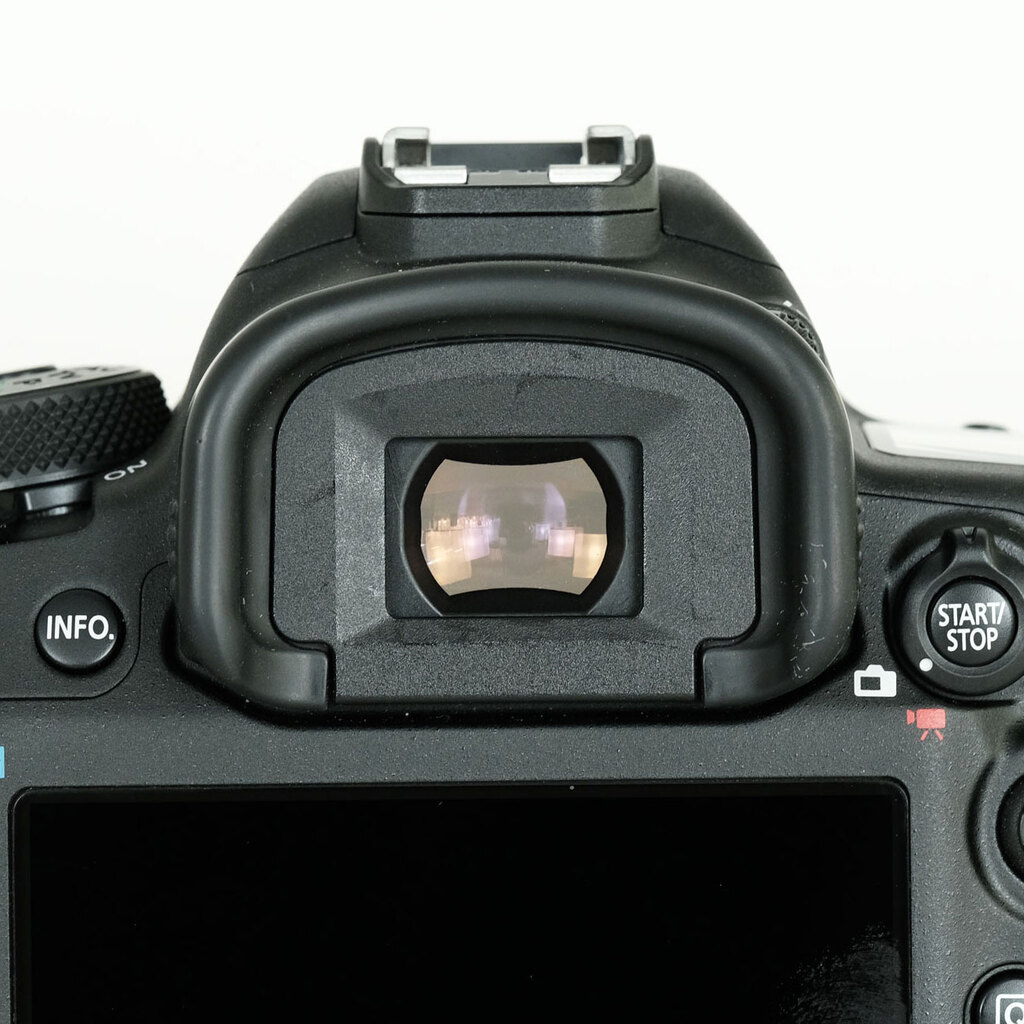 Canon EOS 5D Mark IV