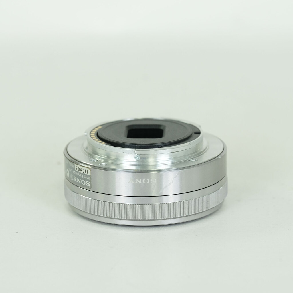 SONY E 16mm F2.8 SEL16F28