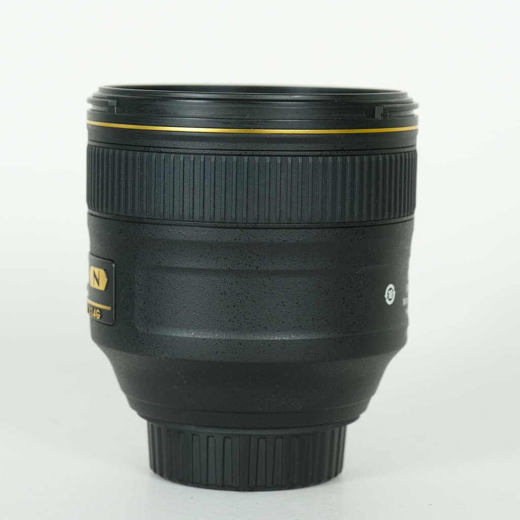 Nikon AF-S NIKKOR 85mm f/1.4Gの出品 | ONE SCENE（ワンシーン）