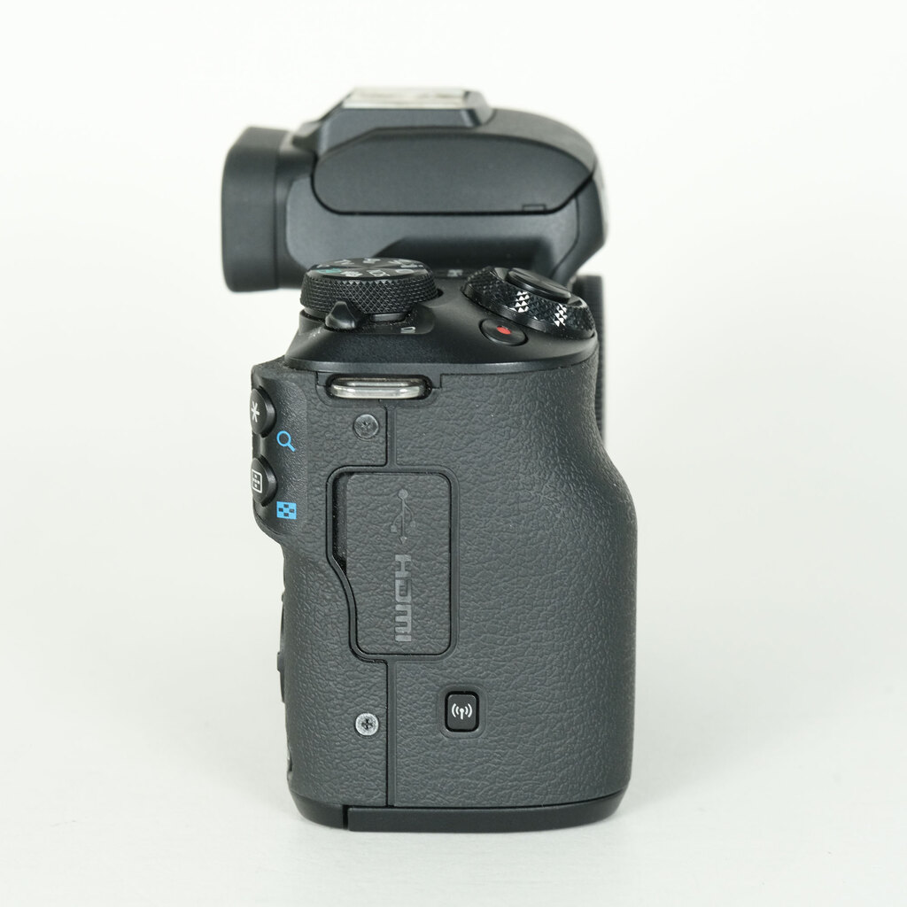 Canon EOS Kiss M2の出品 | ONE SCENE（ワンシーン）