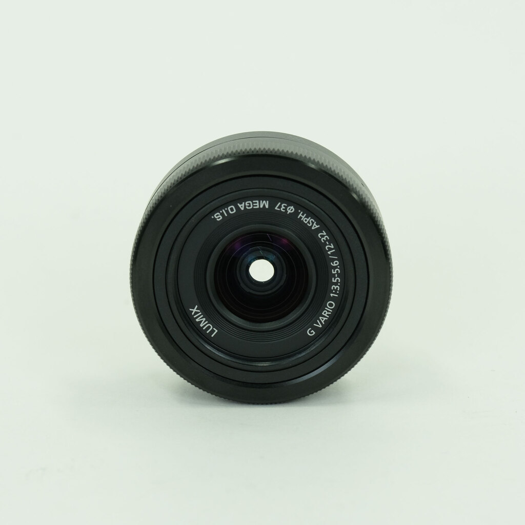 Panasonic LUMIX G VARIO 12-32mm / F3.5-5.6 ASPH. / MEGA O.I.S. Panasonic LUMIX G VARIO 12-32mm / F3.5-5.6 ASPH. / MEGA O.I.S.