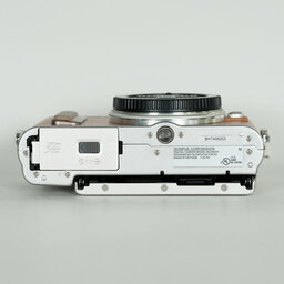 OLYMPUS PEN E-PL8 ボディ ブラウン