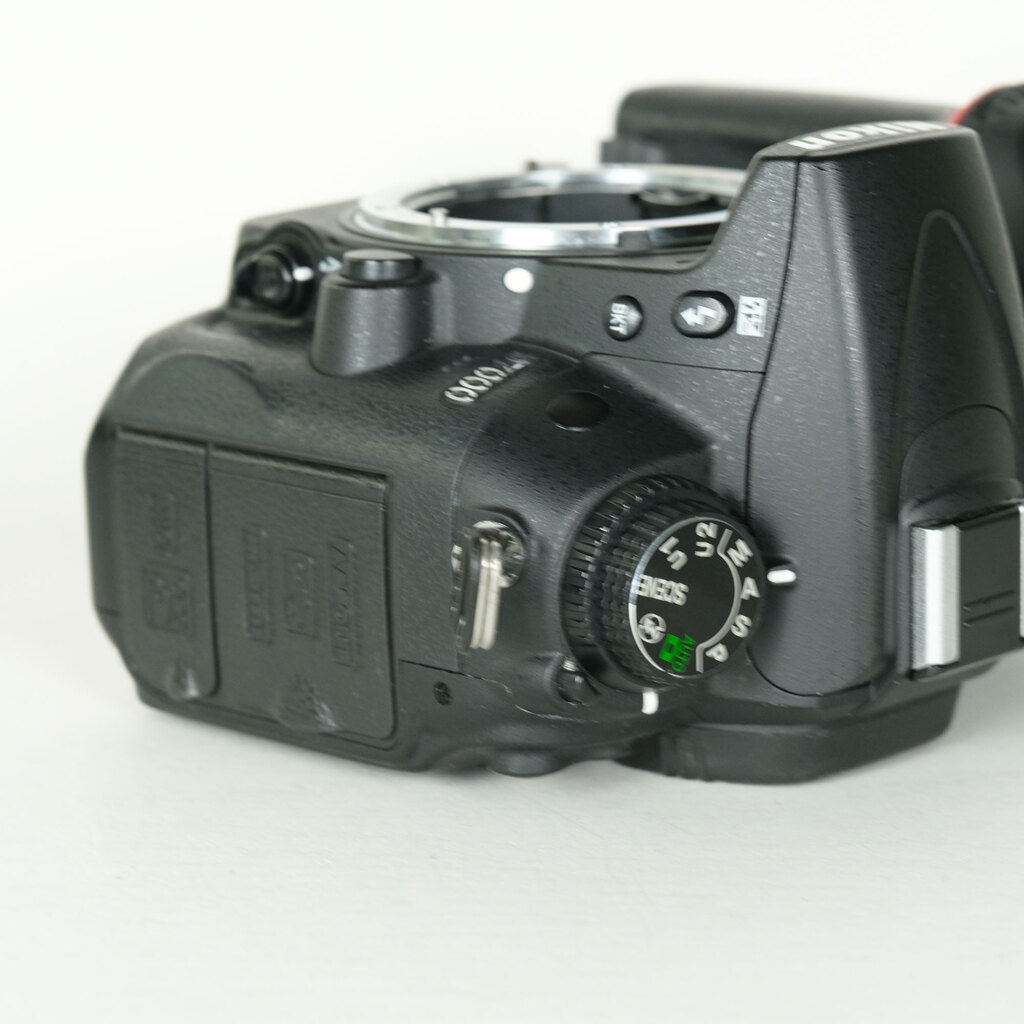 Nikon D7000の出品 | ONE SCENE（ワンシーン）