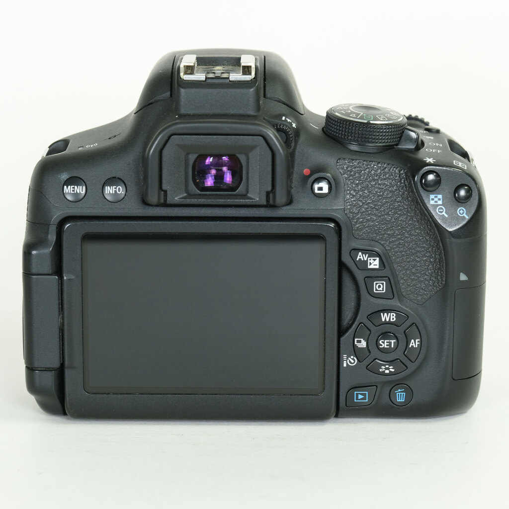 Canon EOS Kiss X8i