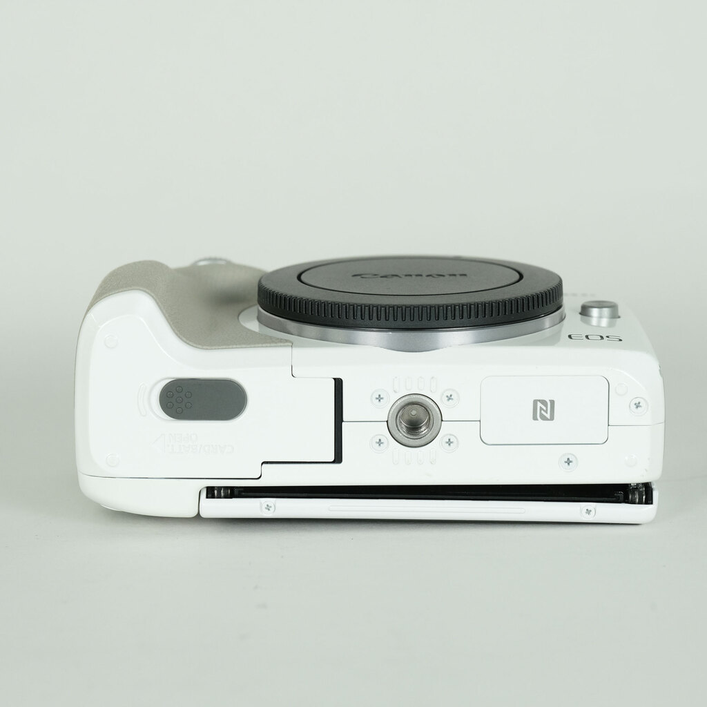 Canon EOS M3 ボディ ホワイトの出品 | ONE SCENE（ワンシーン）