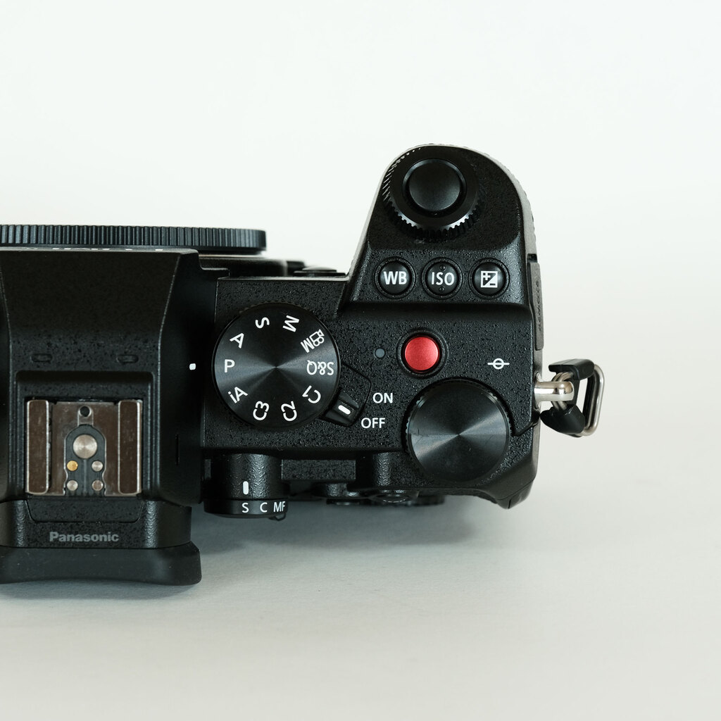 Panasonic LUMIX DC-S5 ボディのみ 概要 デジタル一眼カメラ／ボディ DC-S5M2 | LUMIX（ルミックス