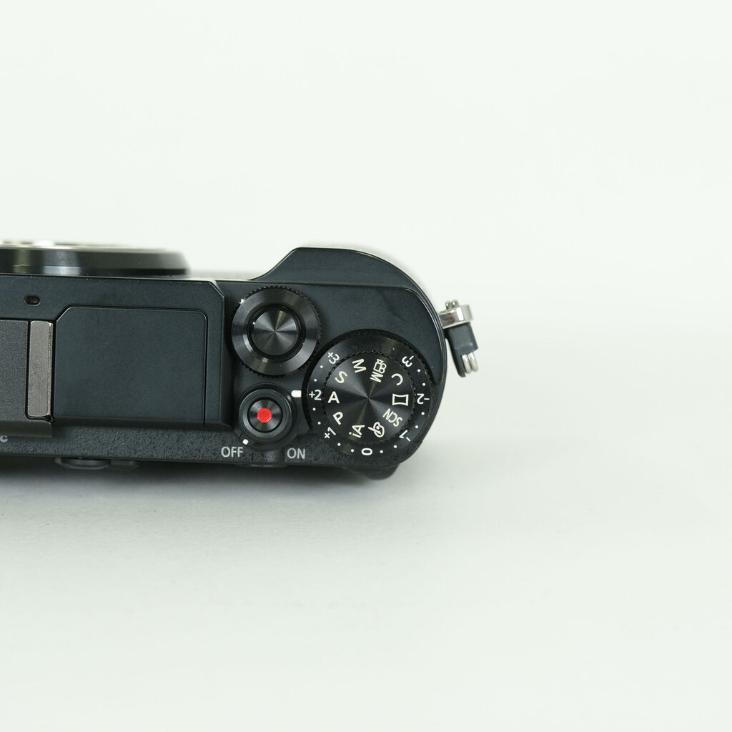 Panasonic LUMIX DC-GX7MK3 ブラック