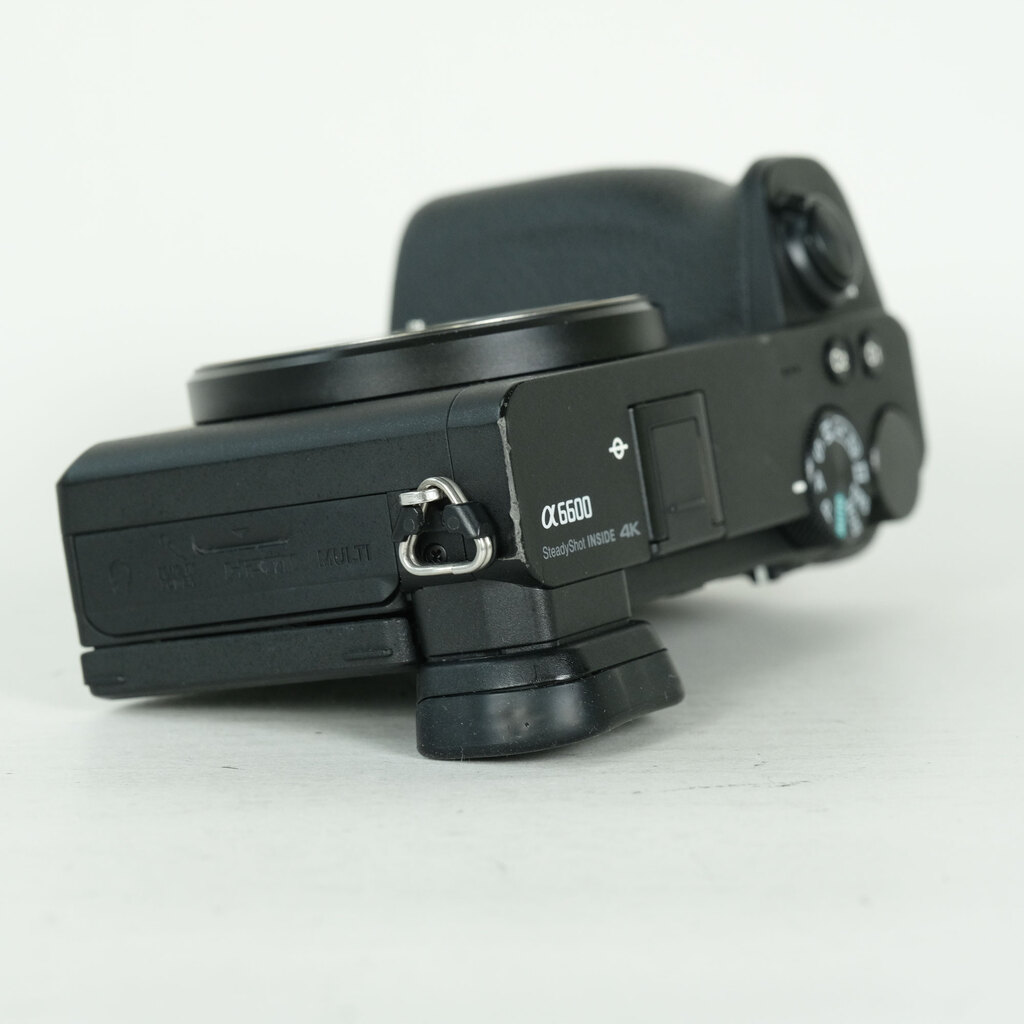 【美品】SONY α6600 ボディ (ILCE-6600) 純正バッテリー付き SONY α6600（ILCE-6600）の出品 | ONE SCENE（ワンシーン）