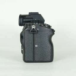 SONY α7 III(ILCE-7M3) SONY α7 III(ILCE-7M3)