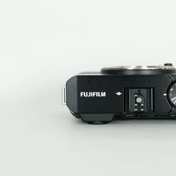 FUJIFILM X-E4