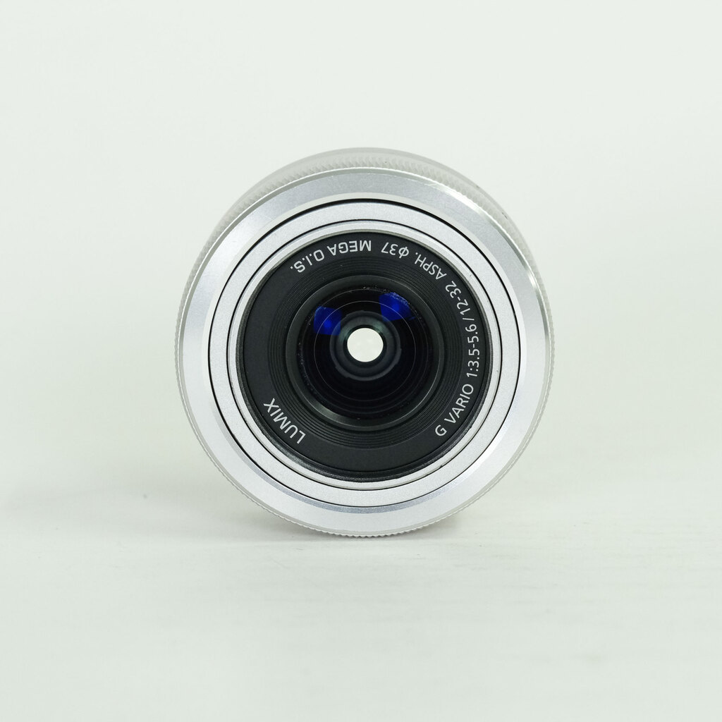 Panasonic LUMIX G VARIO 12-32mm / F3.5-5.6 ASPH. / MEGA O.I.S.