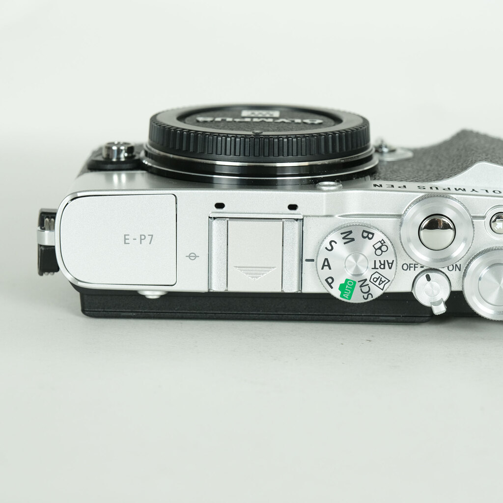 OLYMPUS PEN E-P7